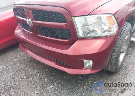 2017 Ram 1500 Express 4X2 6'4 Box из США, поврежденный, VIN 1C6RR6FT0HS615673